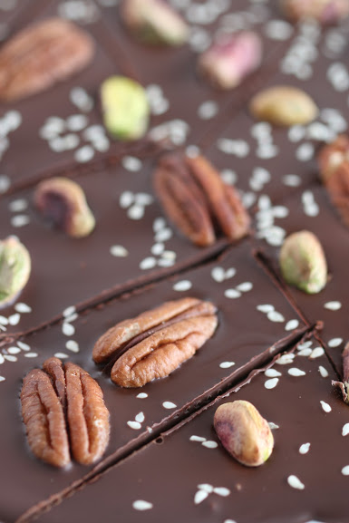 chocolate bark with pecan nuts 