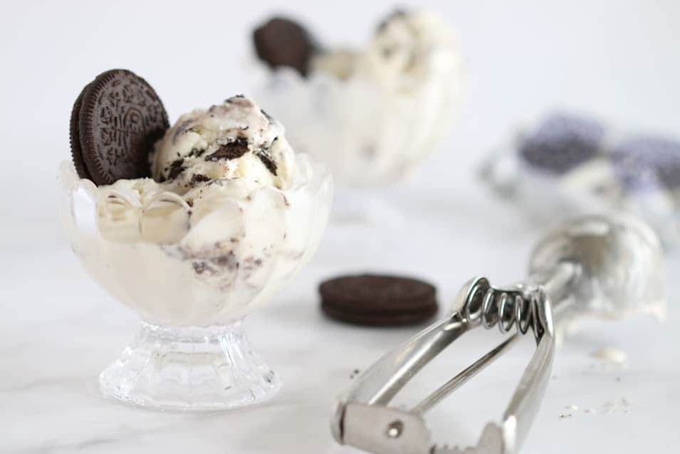 ice cream with oreo cookies in a cup