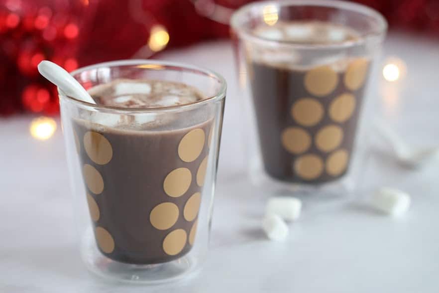 hot cocoa in cups