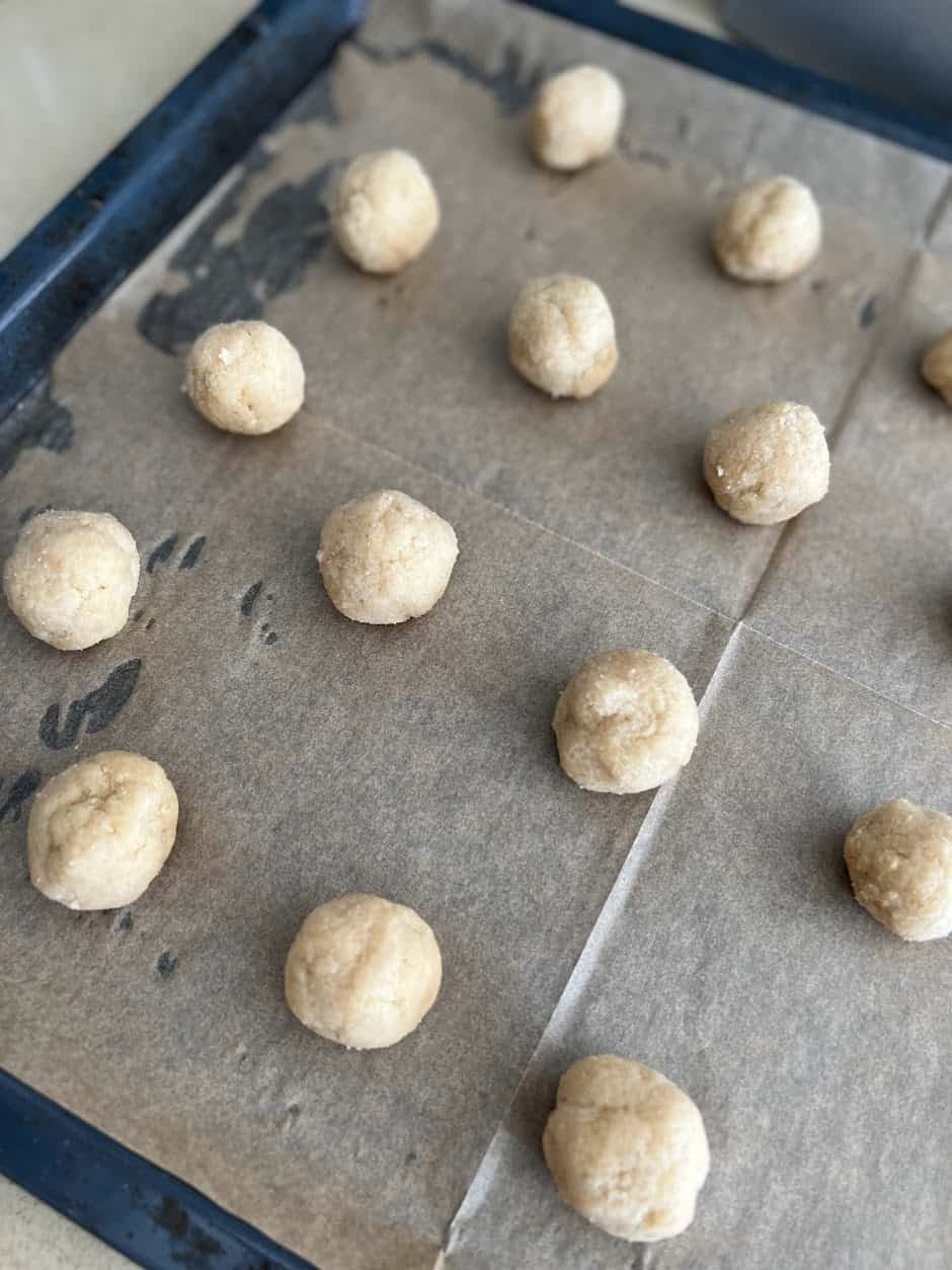 3 ingredient almond flour cookies before baking